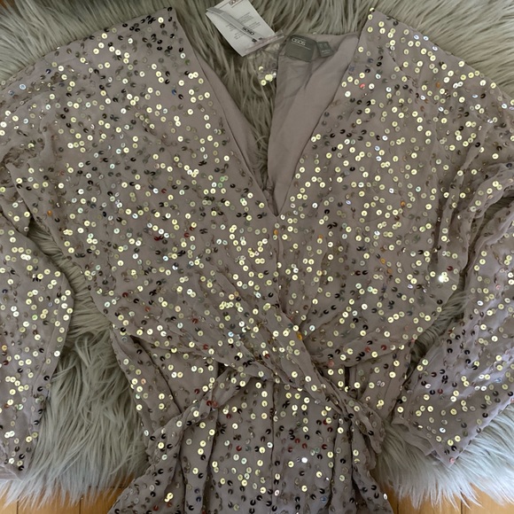 NWT ASOS DESIGN midi dress with batwing sleeve and wrap waist in scatter sequin - Picture 11 of 14